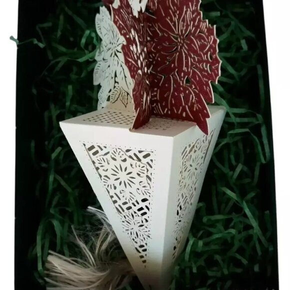 Hallmark 1999 Keepsake Ornament Christmas in Bloom Laser Gallery Ornament in Box - Picture 1 of 1
